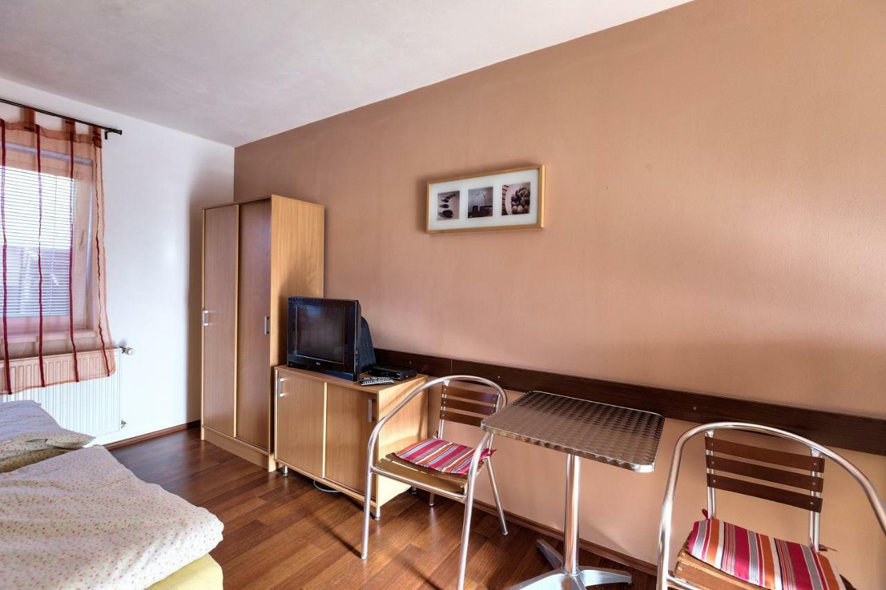 Apartmanovy Dom Red โปดไฮสกา ภายนอก รูปภาพ