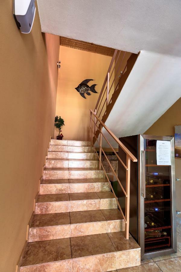 Apartmanovy Dom Red โปดไฮสกา ภายนอก รูปภาพ