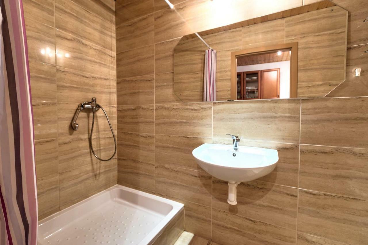 Apartmanovy Dom Red โปดไฮสกา ภายนอก รูปภาพ