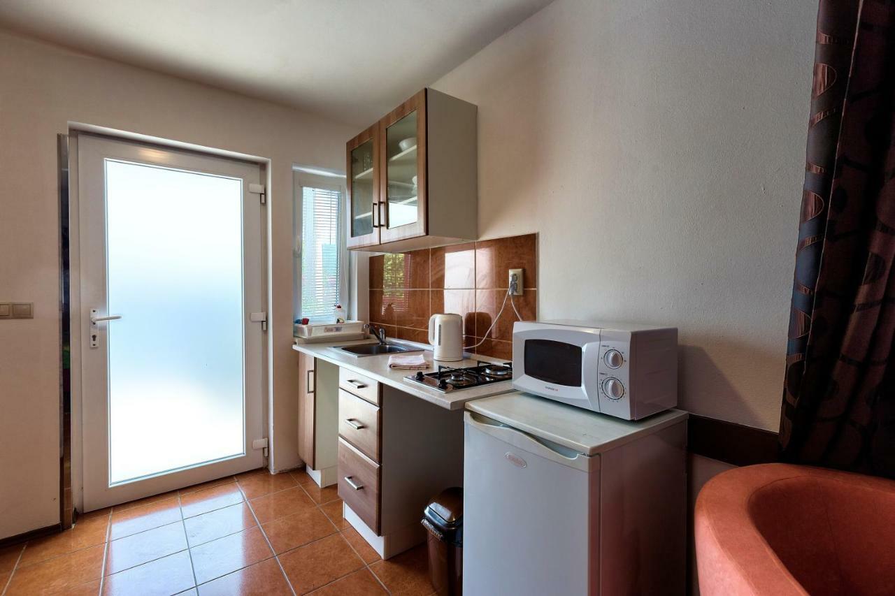 Apartmanovy Dom Red โปดไฮสกา ภายนอก รูปภาพ