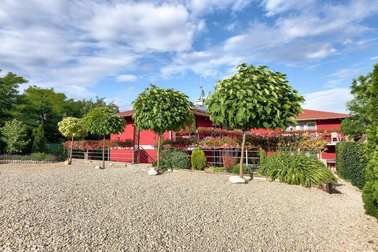 Apartmanovy Dom Red โปดไฮสกา ภายนอก รูปภาพ