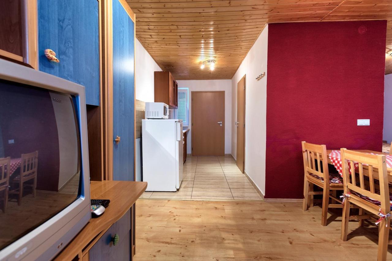 Apartmanovy Dom Red โปดไฮสกา ภายนอก รูปภาพ